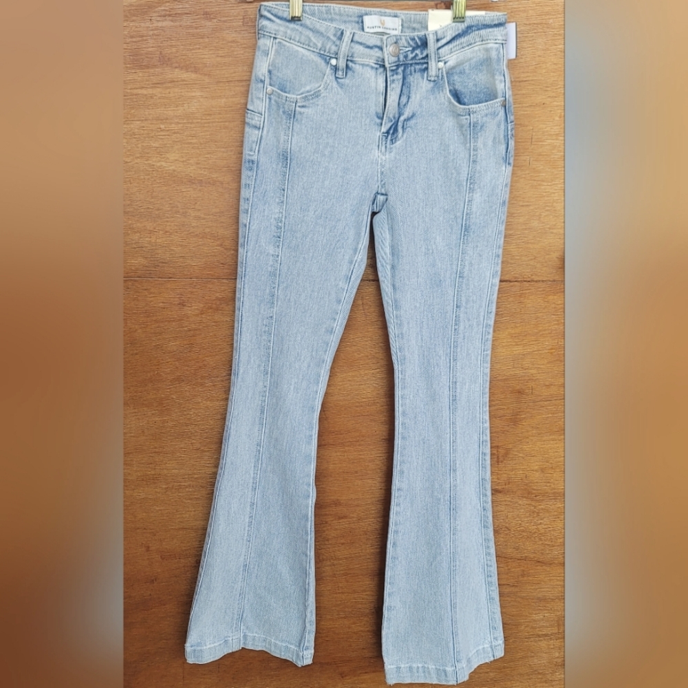 NWT Austin Landing Jeans Blue Light Wash Jeans